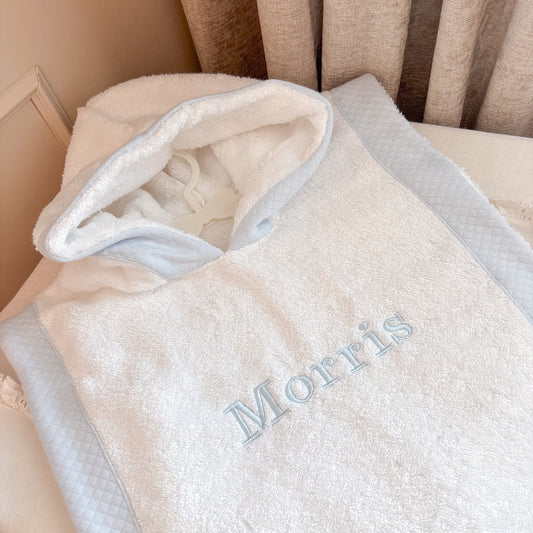 Luxe baby poncho blauw - Personaliseerbaar